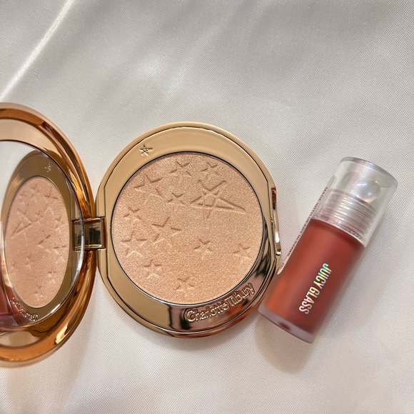 Charlotte Tilbury Other - Charlotte Tilbury Highlighter & kaja juicy glass